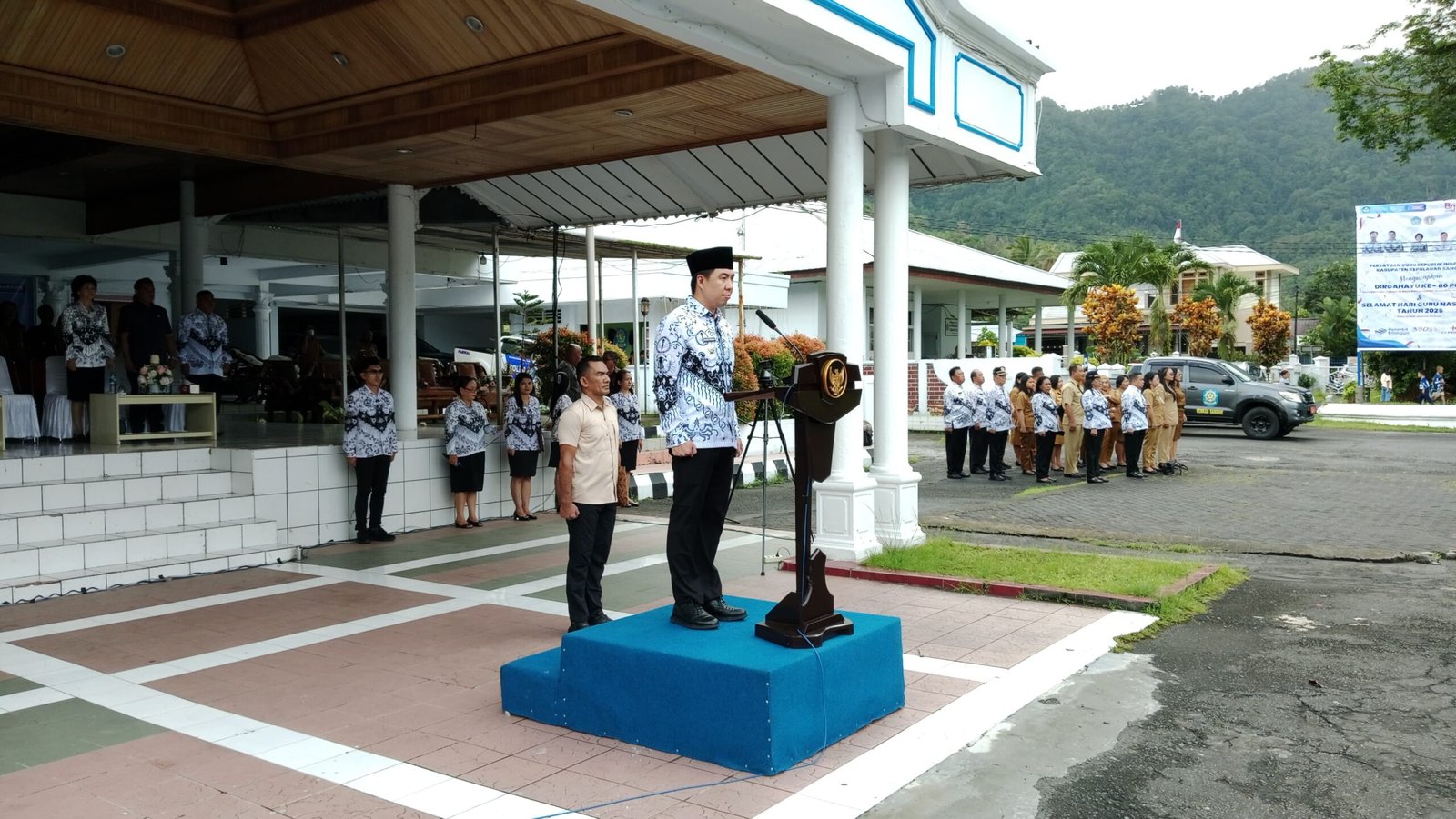 Guru Harus Percaya Diri dan Berwibawa Ditengah Kompleksitas